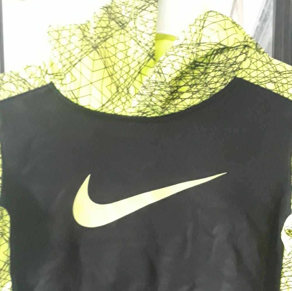 New Nike Boys Sweater